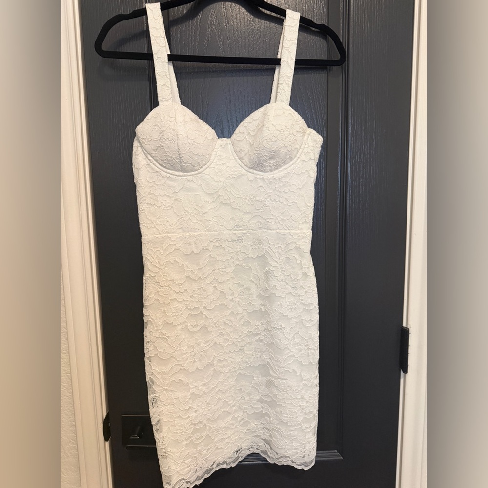 AQUA Lace Bustier Dress | White | Small - Picture 2 of 4